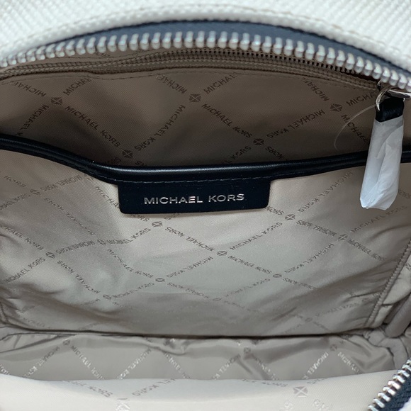 MICHAEL KORS GRAFFITI ABBEY MD BACKPACK LT CRM MUL - Picture 16 of 16